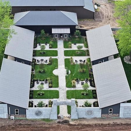 Big Cat Bungalows At The Haven - Lion 2 Canastota Buitenkant foto