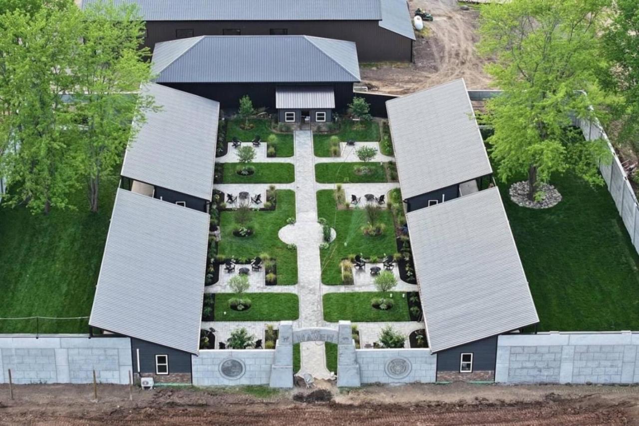 Big Cat Bungalows At The Haven - Lion 2 Canastota Buitenkant foto